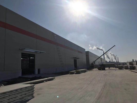 Armazém de Estrutura de Aço Galvanizado por Imersão a Quente com Painel Sandwich