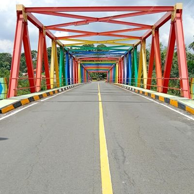 Ponte de estrutura de ferro de baixa manutenção projetada para a construção de pontes garantindo estabilidade e longevidade em projetos de construção