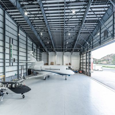 Hangar pré-fabricado à prova de fogo e resistente aos raios UV para armazenamento seguro de aeronaves