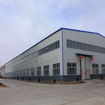 Fábrica de estruturas de aço personalizáveis de baixa manutenção Q235b Matéria-prima para construção