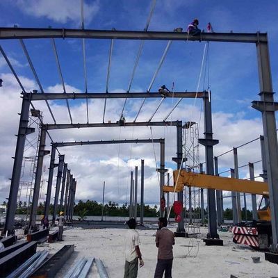Construções estruturais industriais de aço carbono galvanizado ou pintado