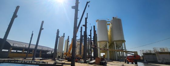 Armazém de estrutura de aço de construção seca com espessura de 50 mm e revestimento de telhado de chapa de aço de cor