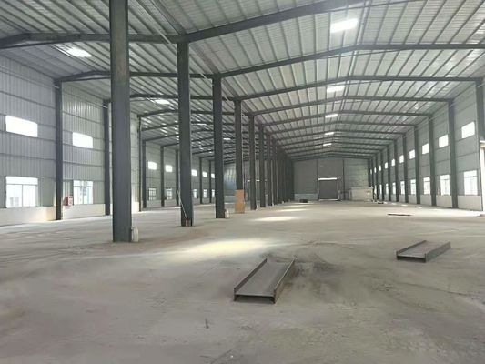 Painel de telhado de folha de cor Armazém de aço pré-fabricado com purlin galvanizado a quente