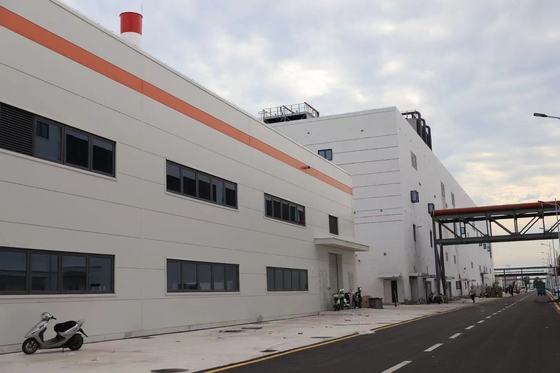 Construção de estruturas de aço sob medida para depósito industrial