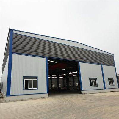 Armazém com estrutura em aço galvanizado com nível de jateamento Sa 2.5 e grau de material europeu S235 & S355