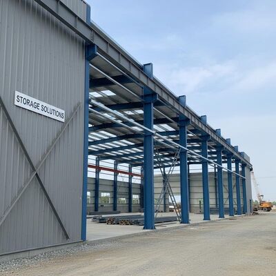 Personalização de acordo com as exigências do cliente Design cinza da cor de aço do armazém da estrutura metálica para o máximo espaço utilizável